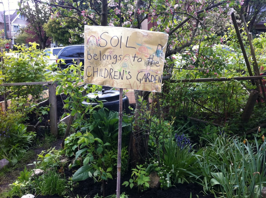 garden-shortcut-children-sign